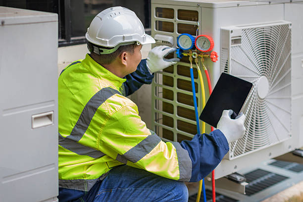 Professional Hvac technician working in Cheswold, DE